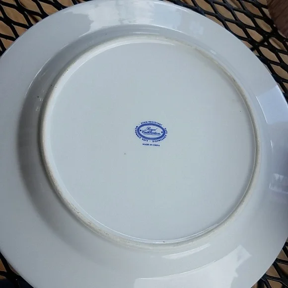 ROYAL CUTHBERTSON - Blue and White Porcelain Dinner Plate - WILLOW - 10 3/4" - Picture 7 of 8